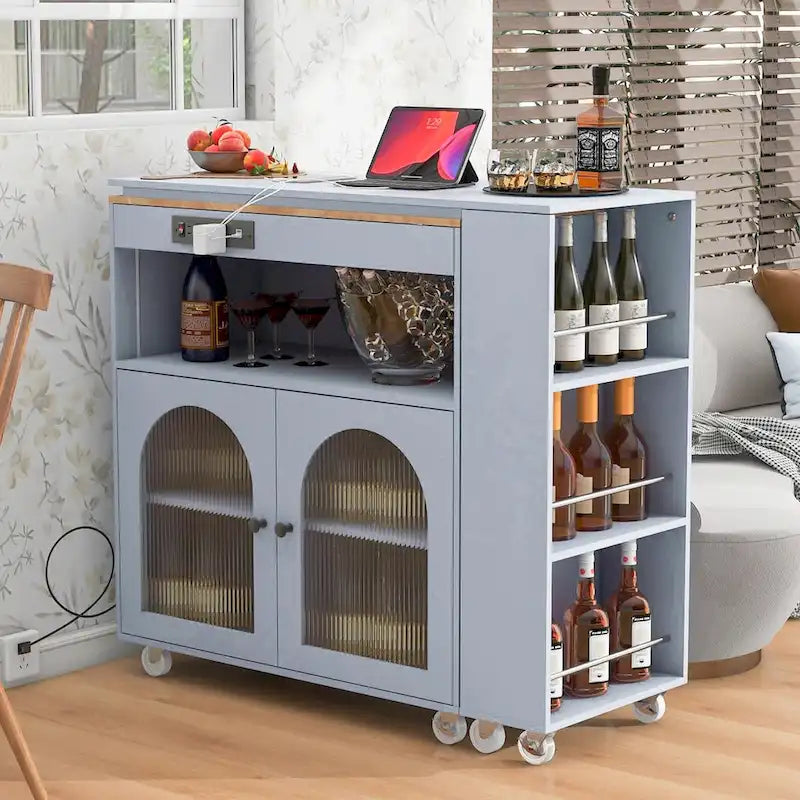Îlot de cuisine roulant : Table extensible, prises de courant, portes vitrées